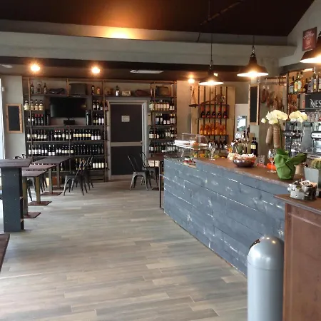 Officina בית הארחה קומו