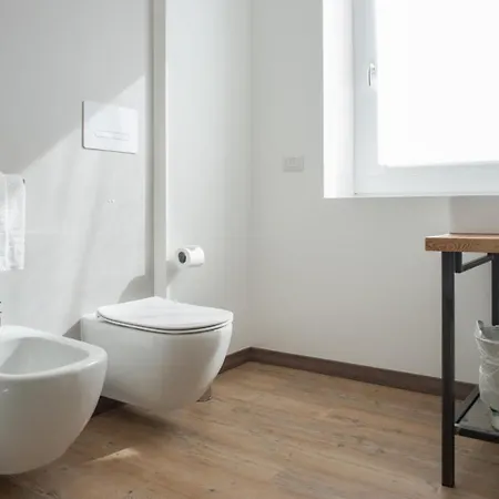 בית הארחה Officina קומו