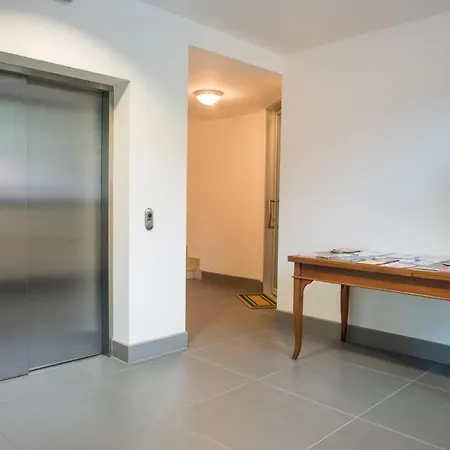 Officina 4* קומו