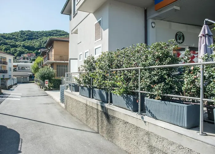 Officina 4* קומו