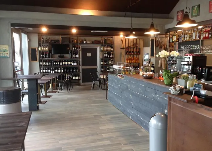 Officina בית הארחה קומו