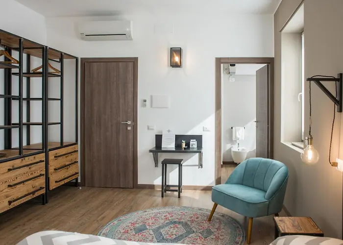 Officina 4* קומו