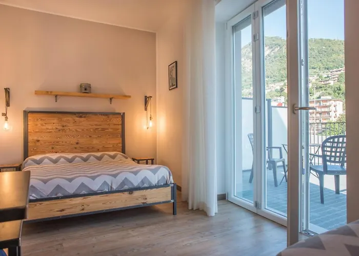 Officina 4* קומו