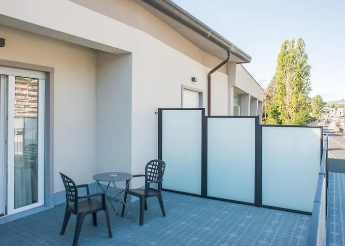 Officina בית הארחה 4*