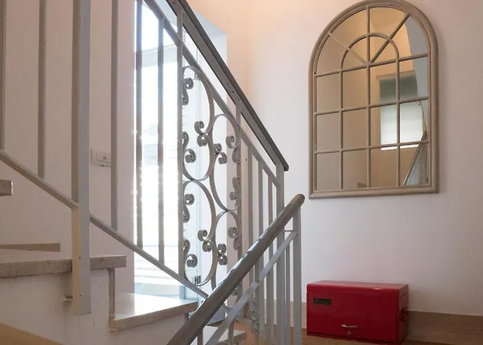 Officina 4* קומו