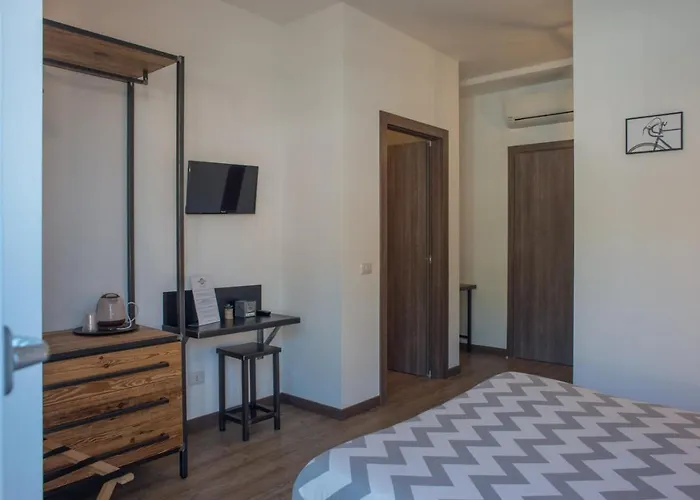 Guest house Officina 4*