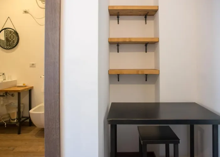 Officina Pensión 4*