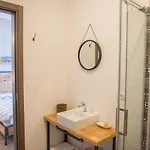 Officina בית הארחה 4*
