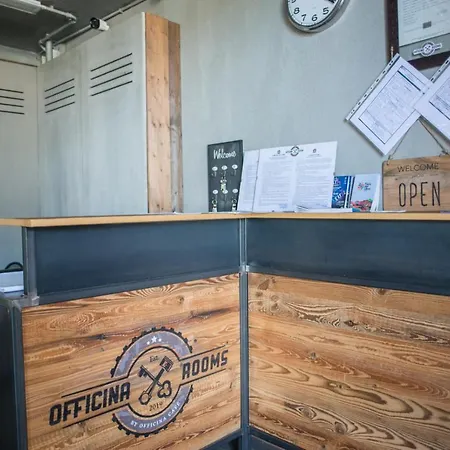 Casa de hóspedes Officina 4*